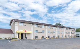 Super 8 Hotel Watertown Sd